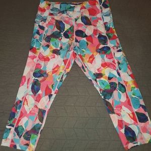 Zyia Floral Zipper pocket Light n Tight capri